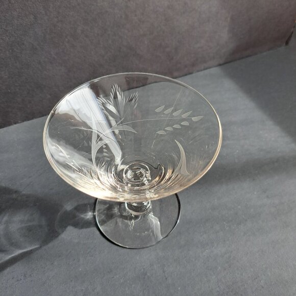 Morgantown Etched Crystal Low Sherbet Glass 4" Vintage Laurel Wreath Cut Stem - Picture 10 of 16
